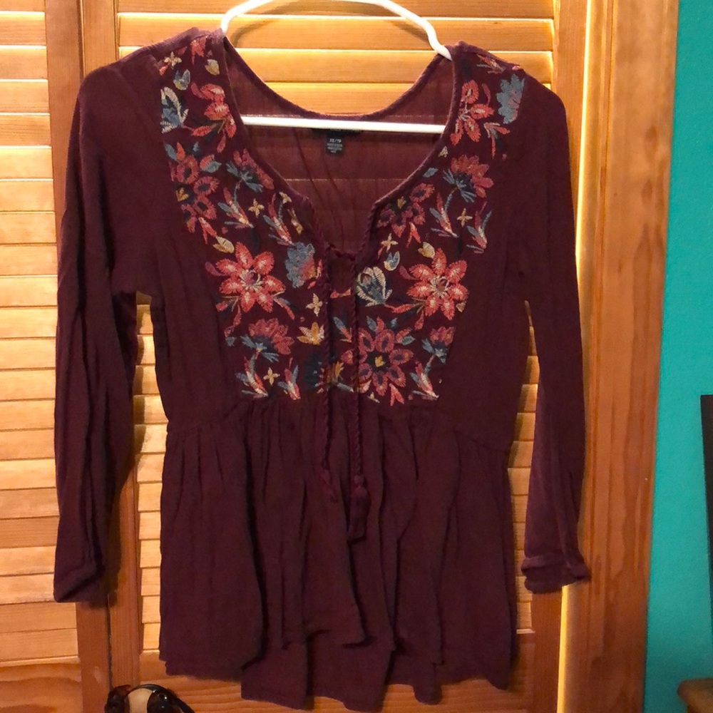 American Eagle flowy shirt